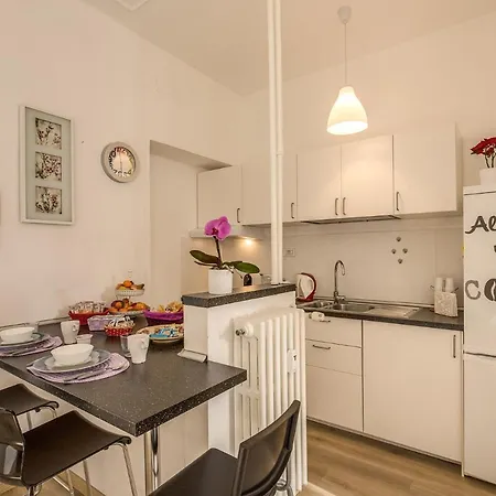 Life In Nocleg ze śniadaniem